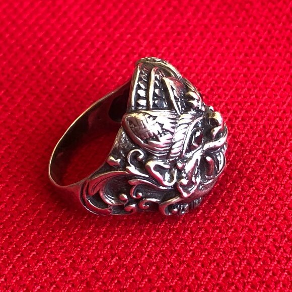 Striking Handcrafted Sterling Silver & Onyx Ring from Indonesia - Picture 8 of 9